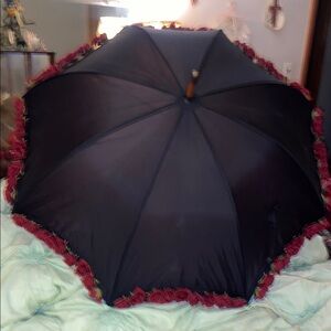 Gorgeous Dramatic black umbrella red roses Y2K